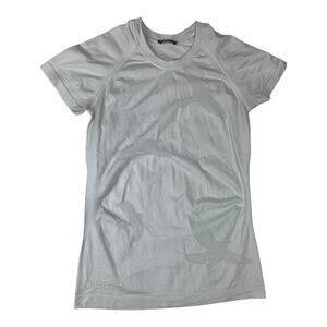 Oiselle size medium flyte short sleeve shirt birds running Classic White Tee gor